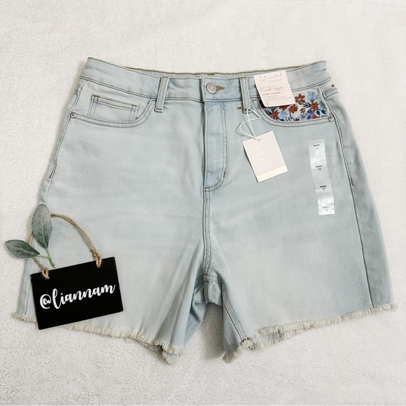 LC Lauren Conrad Pants - LC Lauren Conrad 5” Super High Rise Cutoff Short